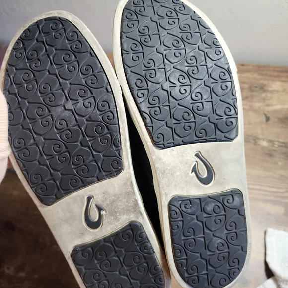 Olakai Casual Black Slip-On Shoes - Picture 4 of 4